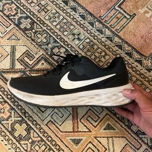 Nike Women’s Revolution 6 Next Nature Running Shows